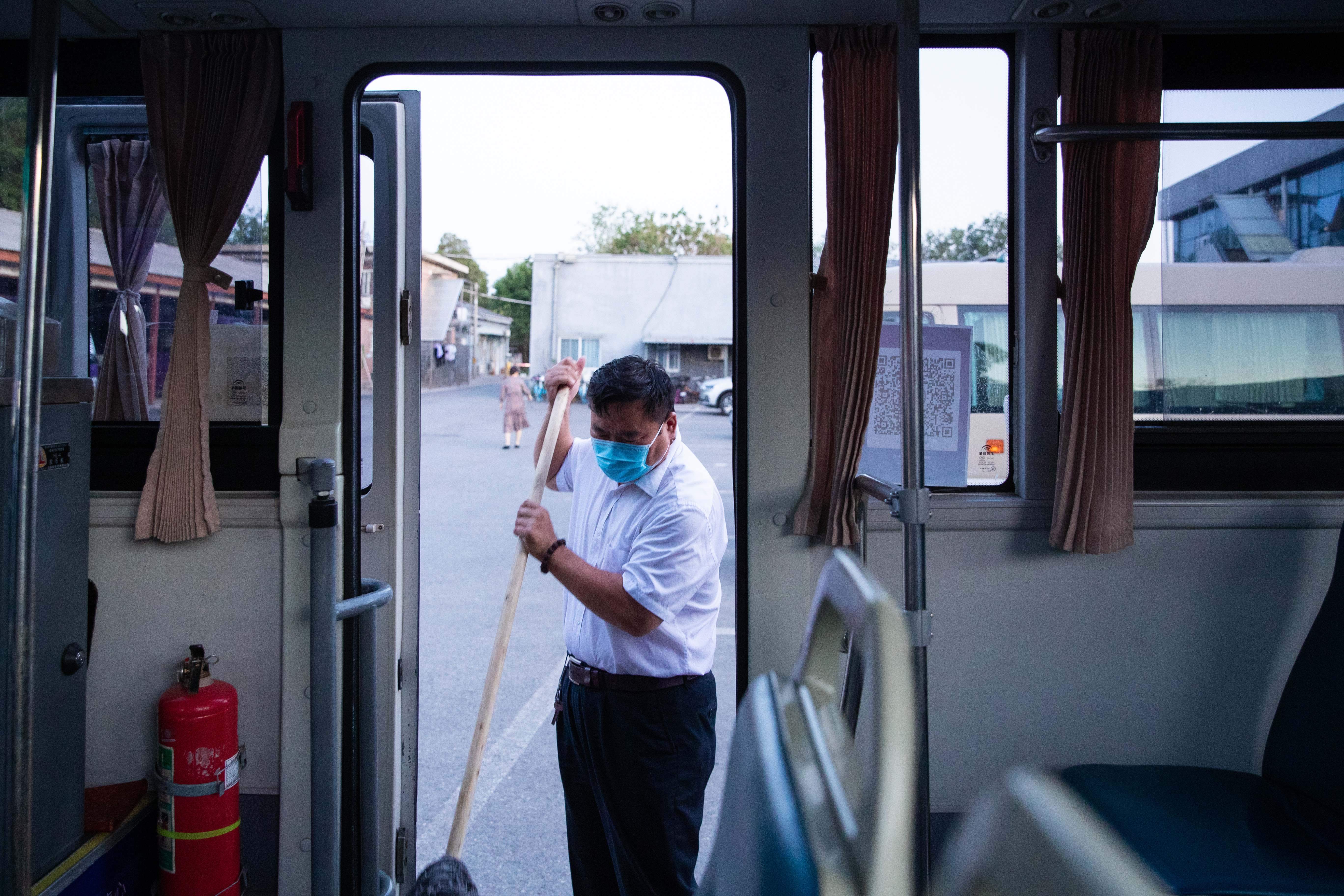20220531-双清专线，暖心便捷的安全“传送门”-张晓峪-消毒场景30.jpg